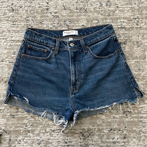 Abercrombie Fitch The Mom Short High Rise Curve Love Denim Shorts Size 27/4